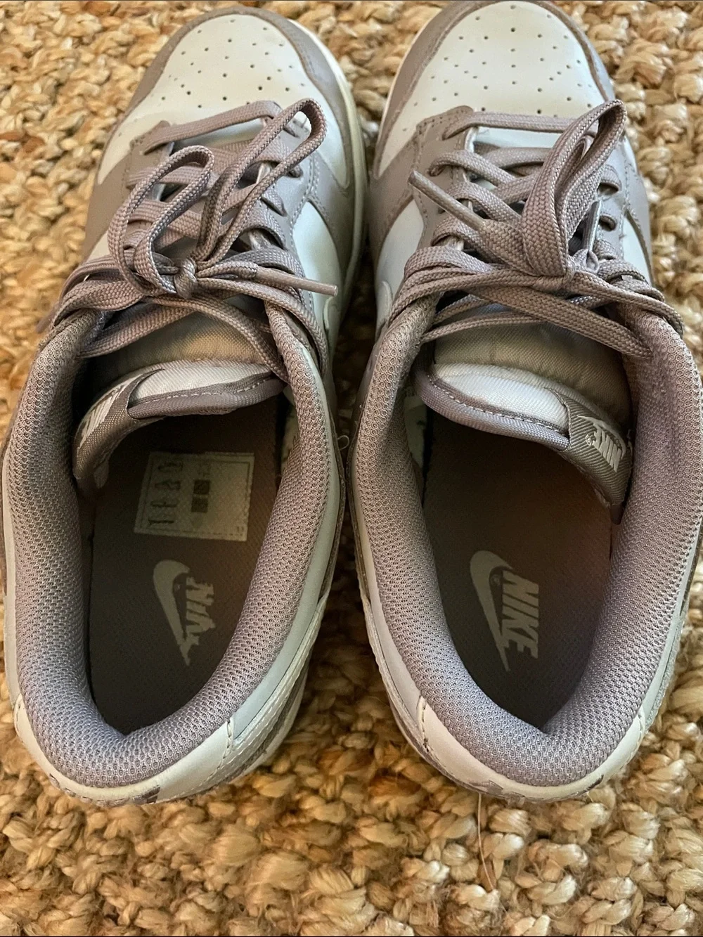 Nike Men’s Low-Top Sneakers in Gray and Light Gray